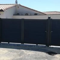 Portail coulissant et portillon Aluclin gris anthracite RAL 7016