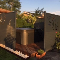 Clôture aluminium- Aulam gris anthracite RAL 7016 avec découpe laser spirales extérieures, bambou et bulle