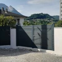 Portail battant et portillon aluminium Alulam gris anthracite RAL 7016