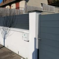 Portail battant et portillon Aluline plein gris anthracite - RAL 7016