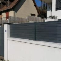 Portail battant et portillon Aluline plein gris anthracite - RAL 7016