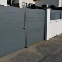 Portail battant et portillon Aluline plein gris anthracite - RAL 7016