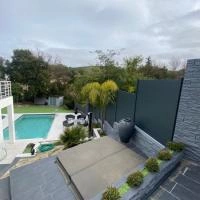 Clôture aluminium Alumax anthracite RAL 7016 pose en redan