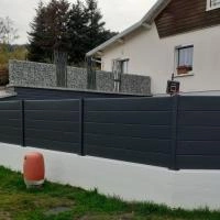 Clôture aluminium Alu20 gris RAL7016 en redan