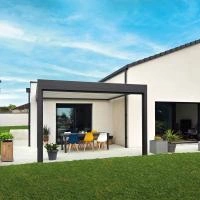 Pergola bioclimatique aluminium Alusun adossée 4x4 avec lames parallèles