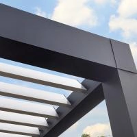 Pergola bioclimatique alu gros plan laquage