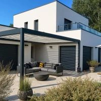 Pergola bioclimatique Alusun, adossée, gris anthracite RAL7016, option LED et store