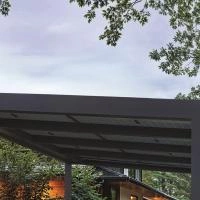 Toiture en pente de 10% pour lécoulement de l'eau et la performance des panneaux