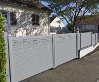 Portail battant, portillon et clôture aluminium gris clair RAL 7037 avec décor bulle