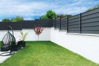 Clôture aluminium Alu20 vue arrière angle RAL 7016