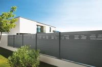 Clôture aluminium Alulam sur murêt avec décor lame Graphic RAL 7016