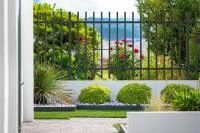 Clôture aluminium barreaudée droite gamme Alustyl sur murêt - Hauteur 1,2 m - RAL 7016